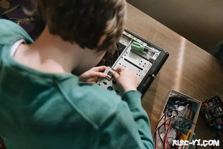 性能惊人！RISC-V新品发布-03.jpg
